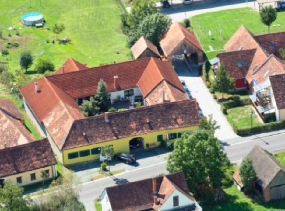 Ferienwohnungen Und Appartements Im Idyllischen Vierkanthof, Gruppenurlaube Fürstenfeld Exterior foto