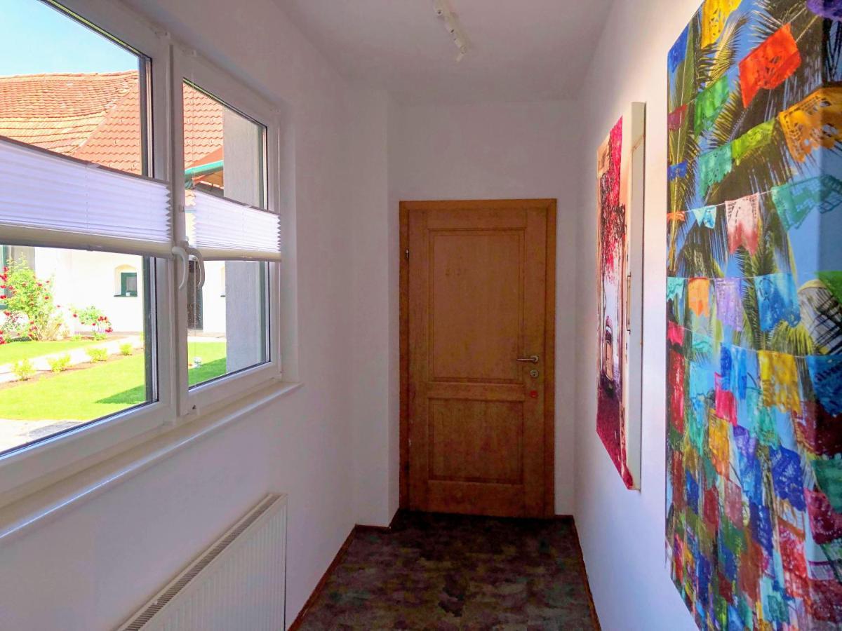 Ferienwohnungen Und Appartements Im Idyllischen Vierkanthof, Gruppenurlaube Fürstenfeld Exterior foto