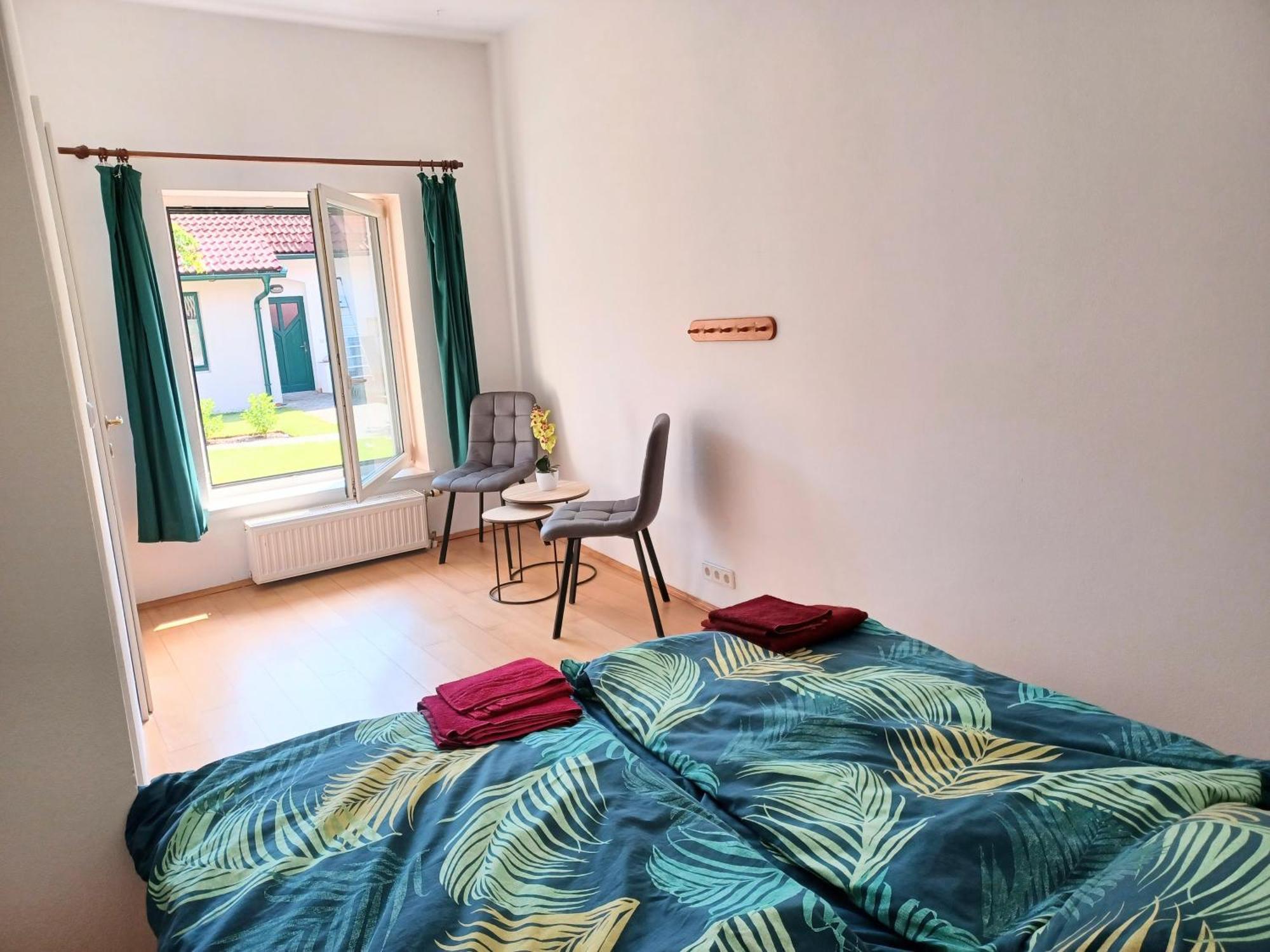 Ferienwohnungen Und Appartements Im Idyllischen Vierkanthof, Gruppenurlaube Fürstenfeld Exterior foto